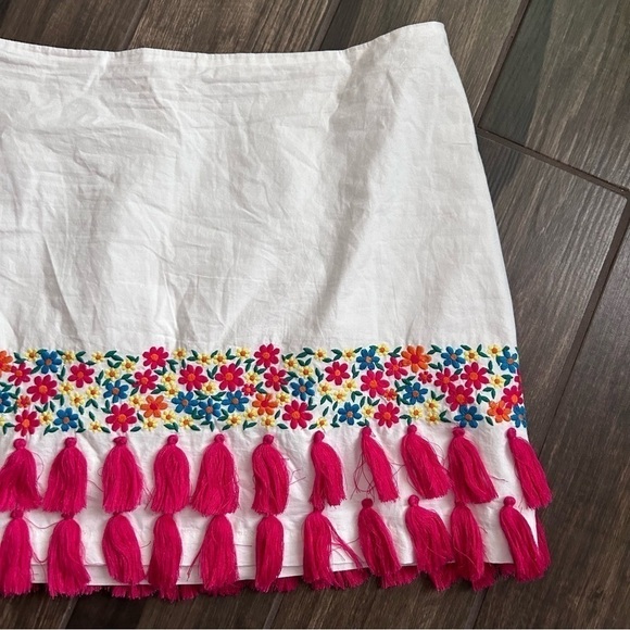 Tularosa x Revolve Millie Embroidered Tassel Mini Skirt in White Sz XL - Picture 4 of 8